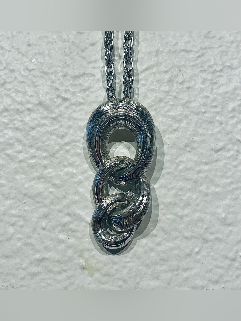 Vintage Monet Textured Interlocking Loop Necklace in Silver